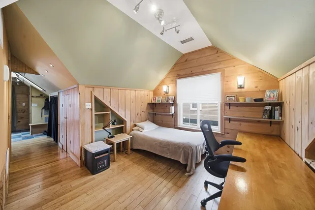 $379,900 | 571-573 Carew Street, Springfield, MA 01104