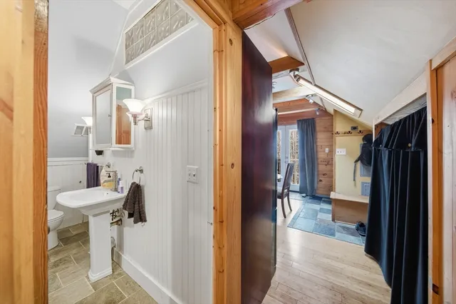 $379,900 | 571-573 Carew Street, Springfield, MA 01104