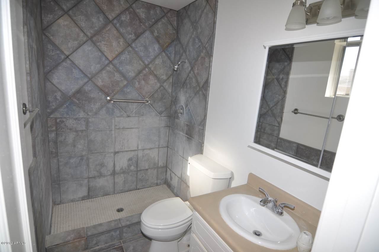 8619 East Camelback Road Scottsdale, AZ 85251 - Photo 9 of 11 DSC_0963