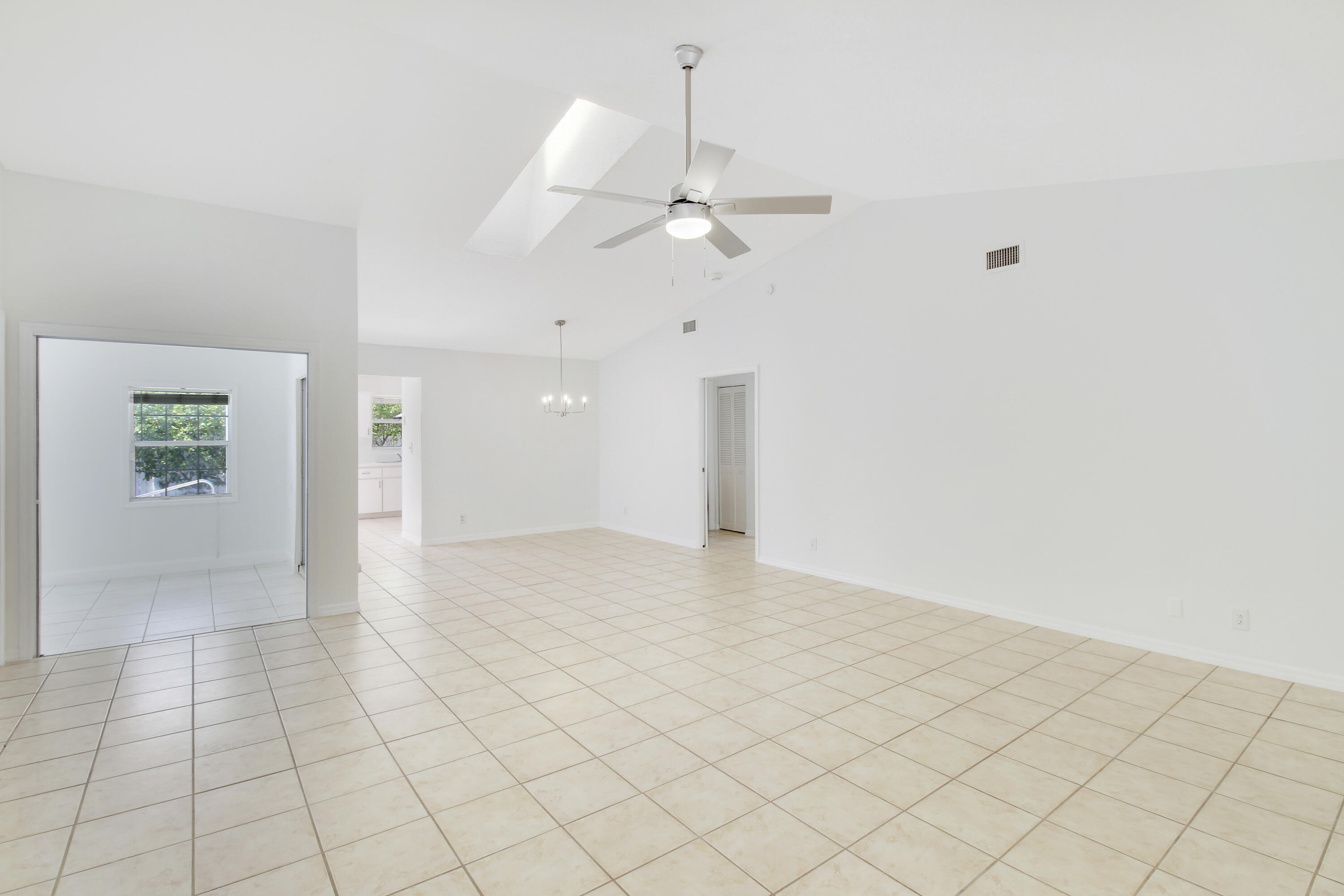 6118 Barbara Street Jupiter, FL 33458 - Photo 4 of 30 House-2
