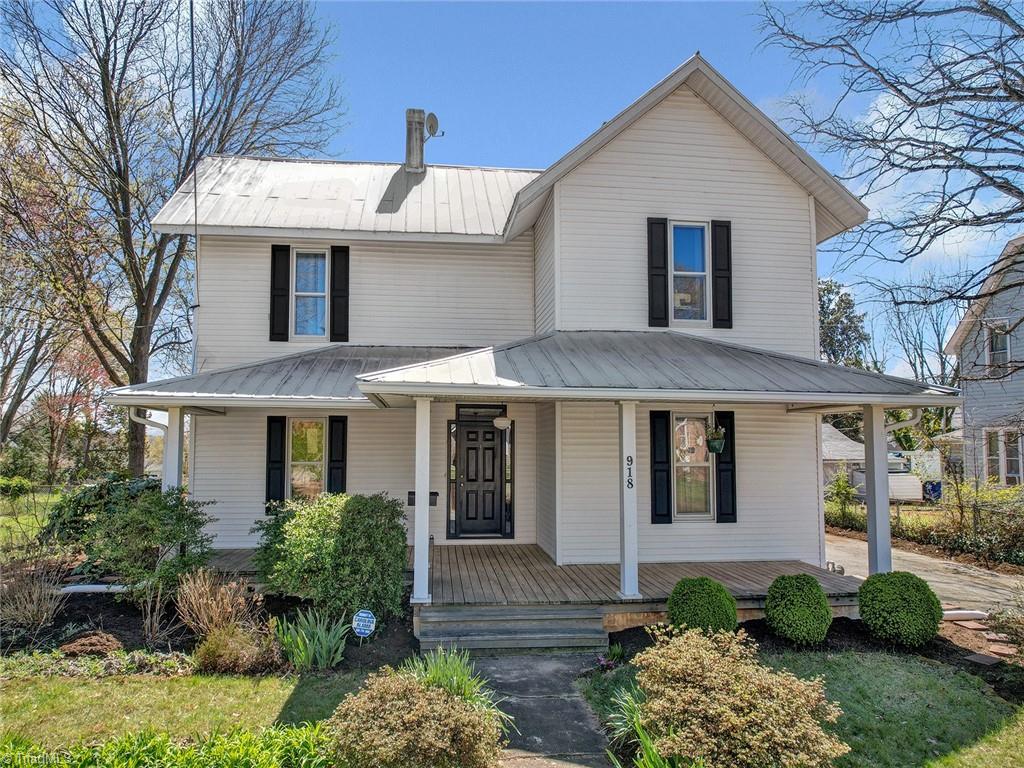 918 West Academy Street Winston-Salem, NC 27101 - Photo 1 of 40 Gallery Image 1