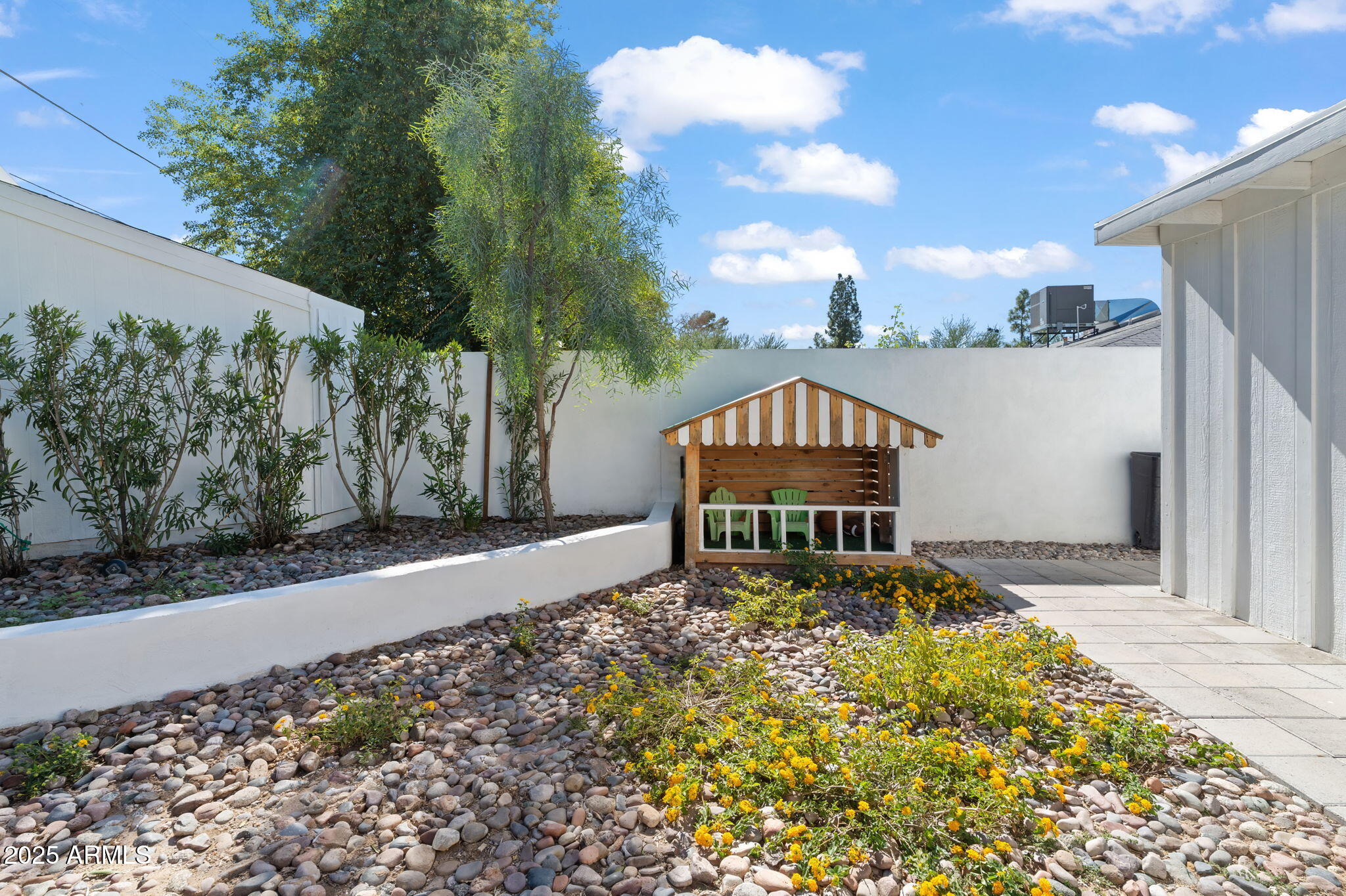 7519 North 12th Avenue Phoenix, AZ 85021 - Photo 46 of 52 a view of a house with a small yard