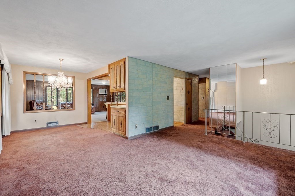 8 Symphony Road Peabody, MA 01960 - Photo 4 of 36 Gallery Image 4