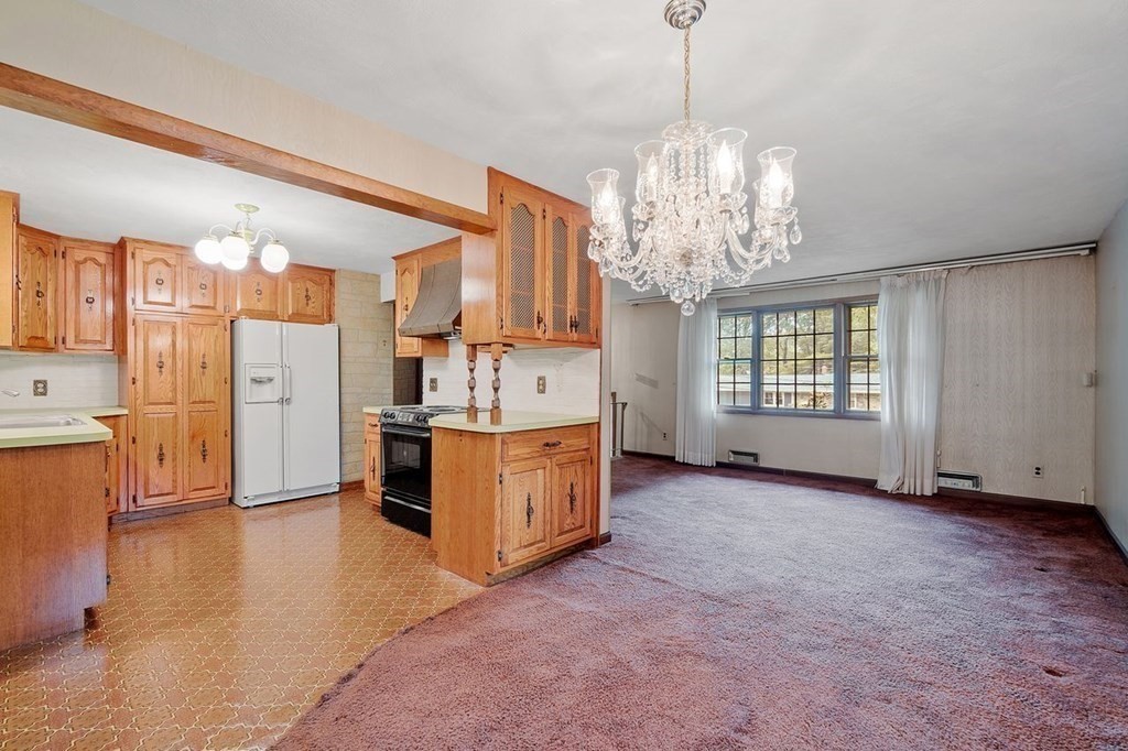 8 Symphony Road Peabody, MA 01960 - Photo 5 of 36 Gallery Image 5