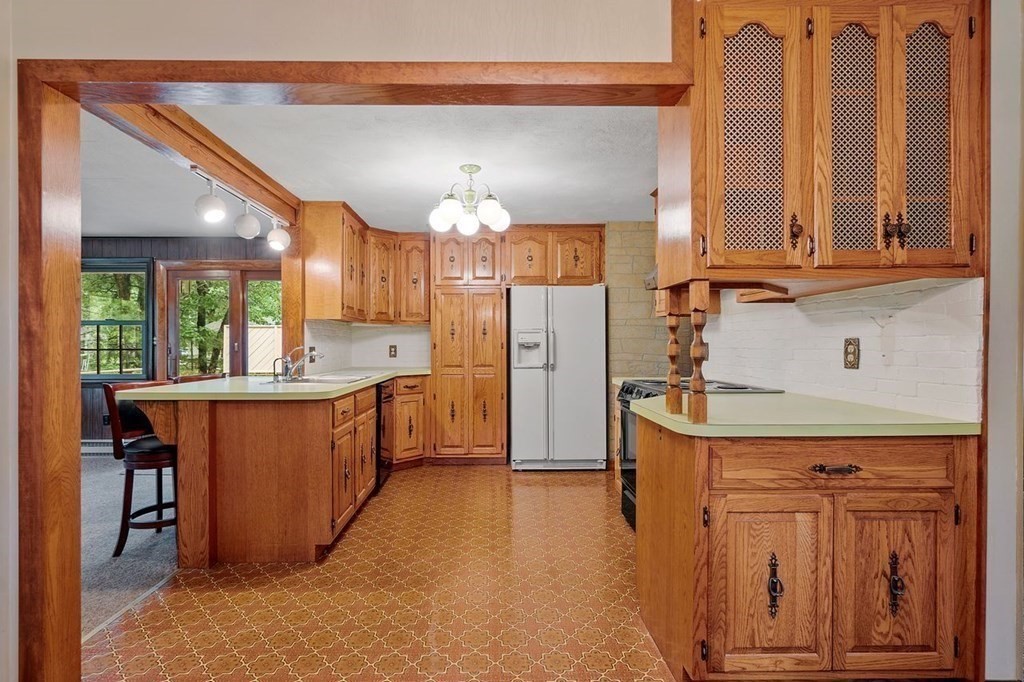 8 Symphony Road Peabody, MA 01960 - Photo 8 of 36 Gallery Image 8