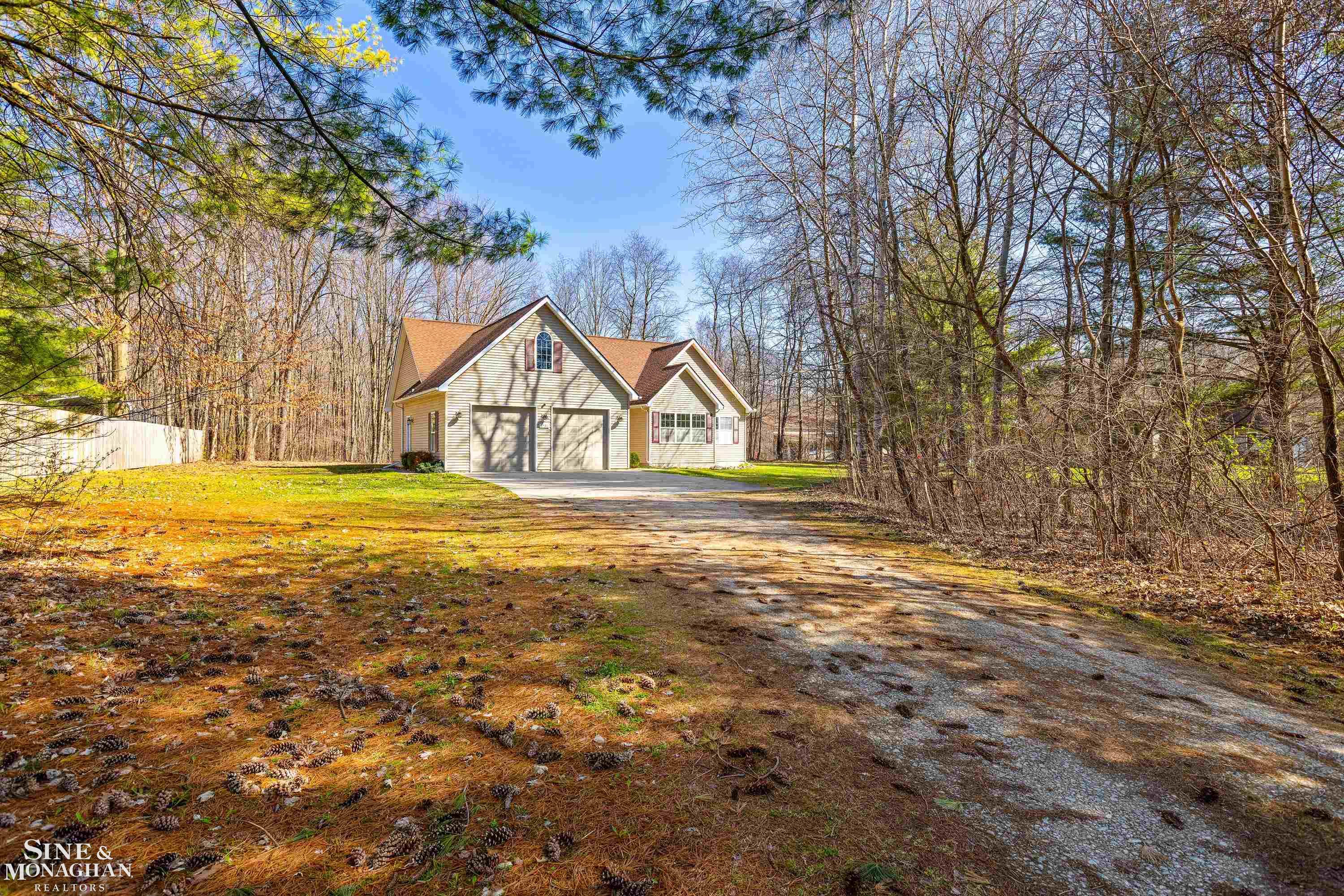 8520 Smiths Creek Road Goodells, MI 48027 - Photo 2 of 41 50138116-25fd08bf-3523-4c1d-9a21-f342bfed9db8.JPG