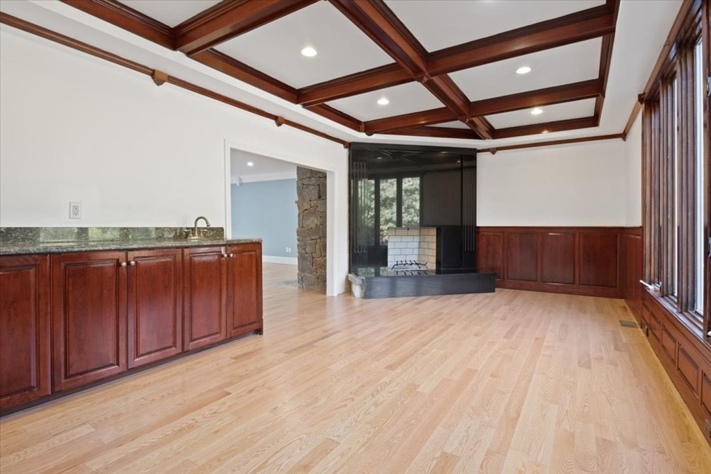 6 Weathervane Road Canton, MA 02021 - Photo 20 of 42 Gallery Image 20