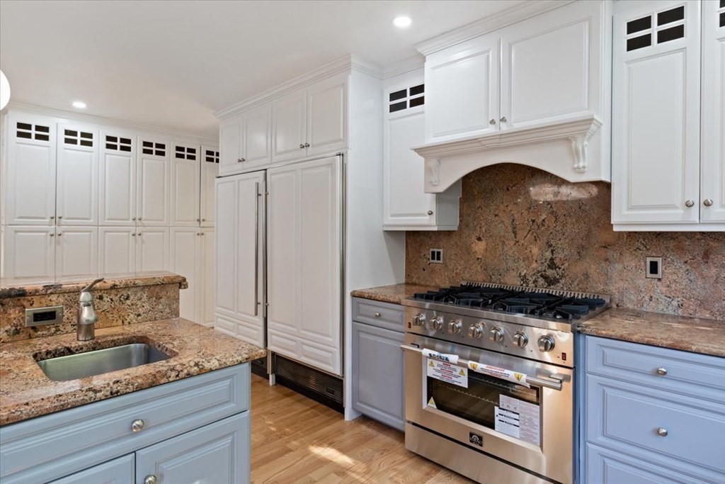 6 Weathervane Road Canton, MA 02021 - Photo 7 of 42 Gallery Image 7