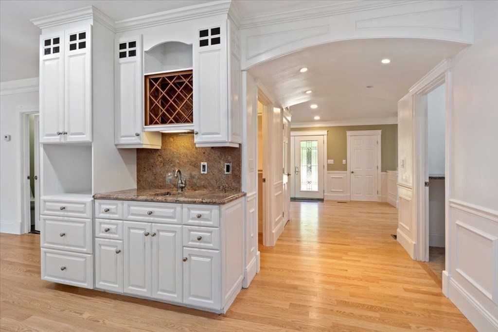 6 Weathervane Road Canton, MA 02021 - Photo 8 of 42 Gallery Image 8