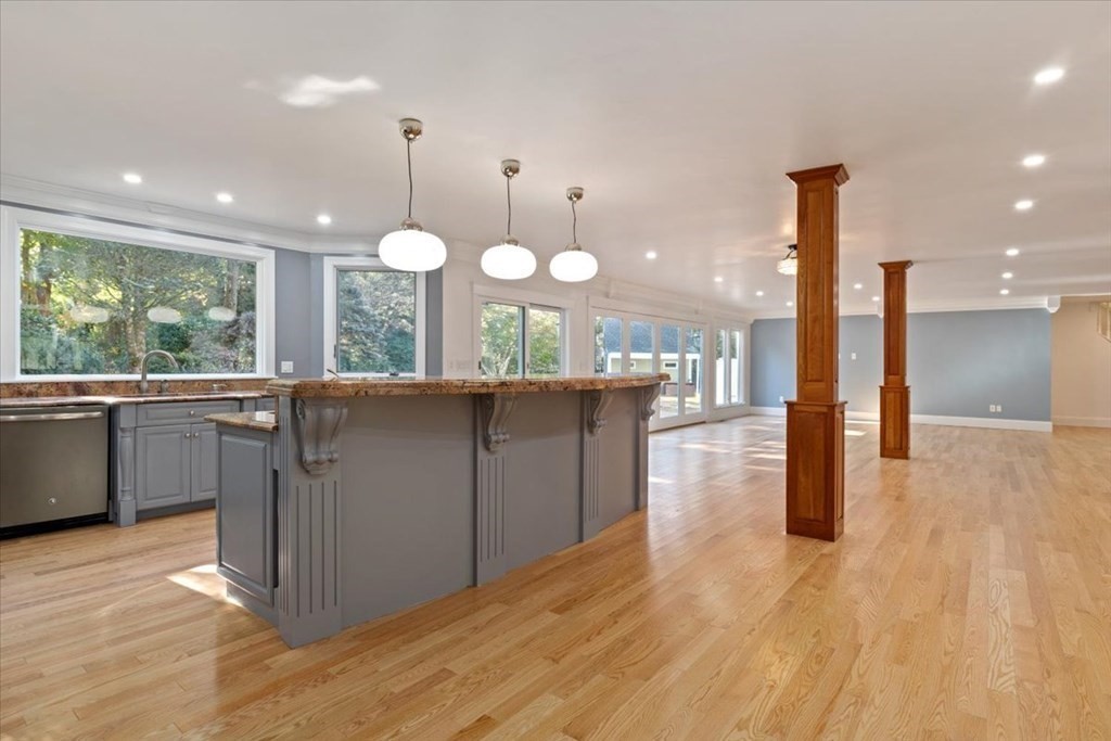 6 Weathervane Road Canton, MA 02021 - Photo 9 of 42 Gallery Image 9