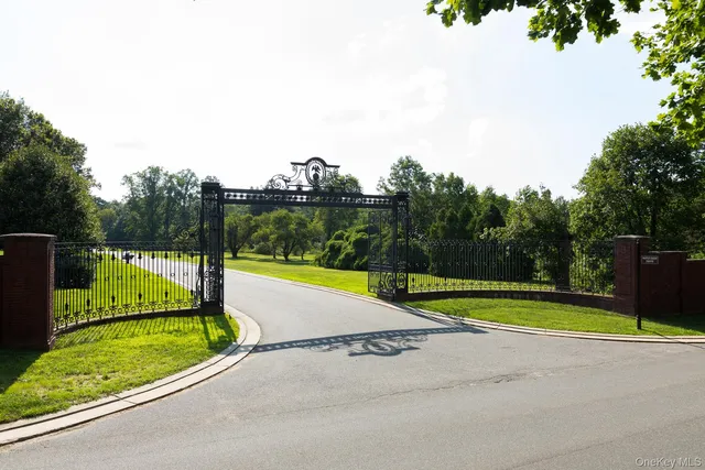 $4,250,000 | Maple Crest Drive, Old Westbury, NY 11568