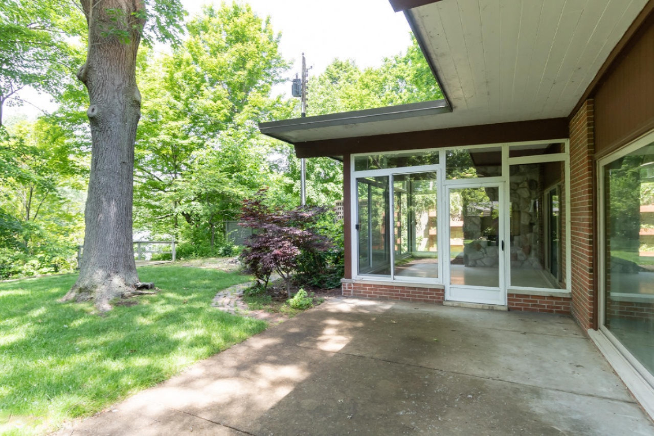 1390 Miami Road Benton Harbor, MI 49022 - Photo 36 of 46 1390 Miami-31