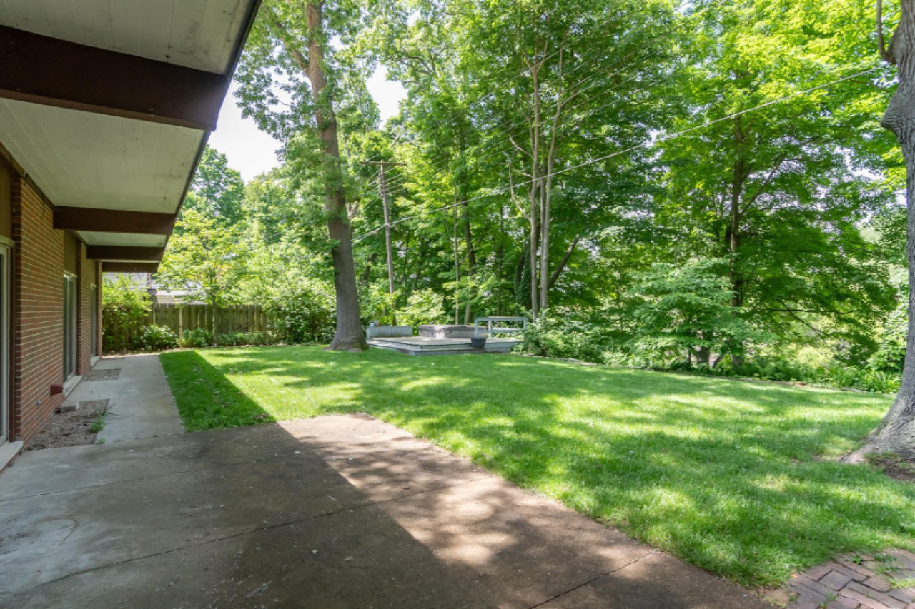 1390 Miami Road Benton Harbor, MI 49022 - Photo 37 of 46 1390 Miami-32