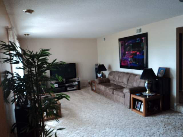 800 East Royerton Road Muncie, IN 47303 - Photo 2 of 10 Gallery Image 2