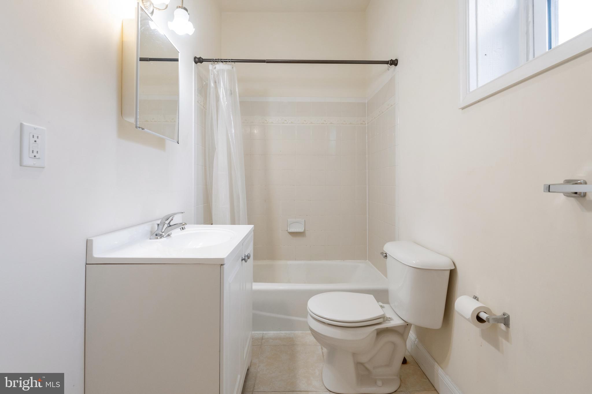 4422 Pechin Street, Unit 2 Philadelphia, PA 19128 - Photo 14 of 15