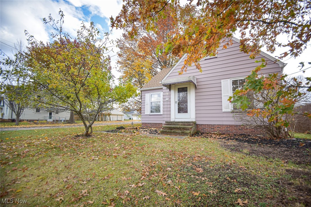2901 Ralph Avenue Cleveland, OH 44109 - Photo 2 of 48 Gallery Image 2