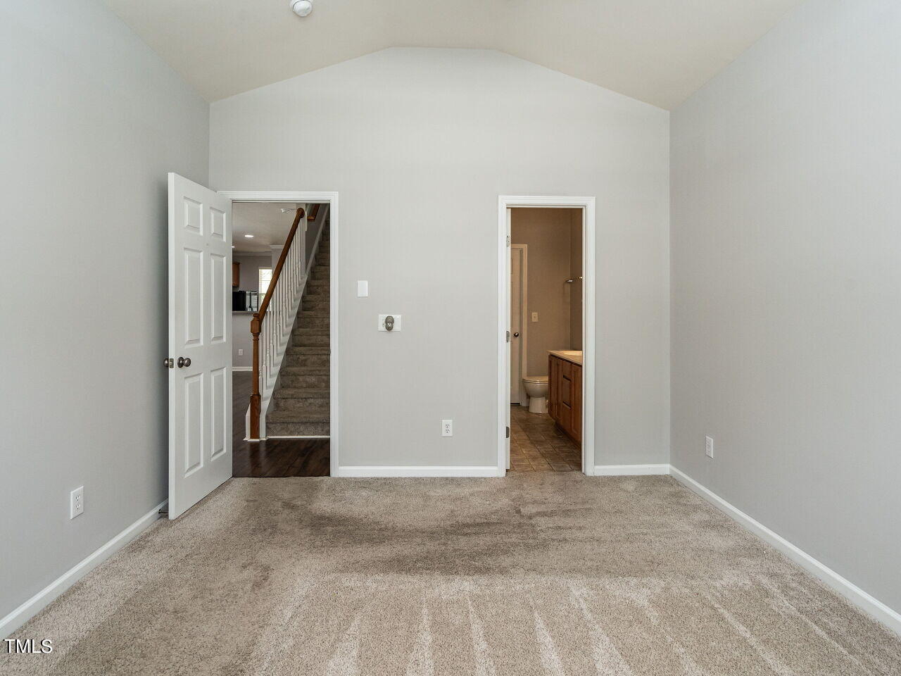 8237 Belneath Court Raleigh, NC 27613 - Photo 16 of 27 016-1280x960-primary-bedroom