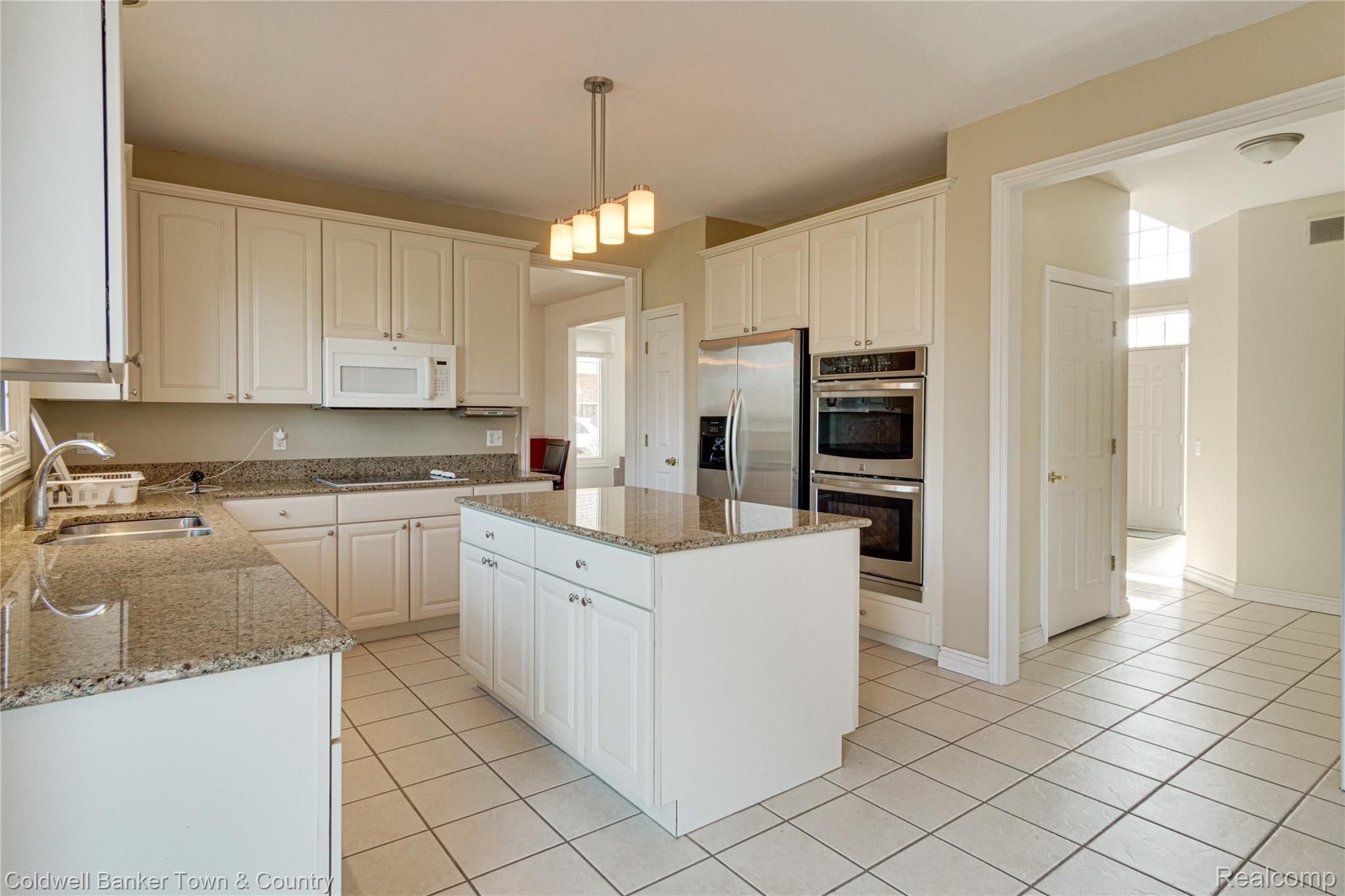 48162 Gladstone Road Canton, MI 48188 - Photo 9 of 20 Kitchen