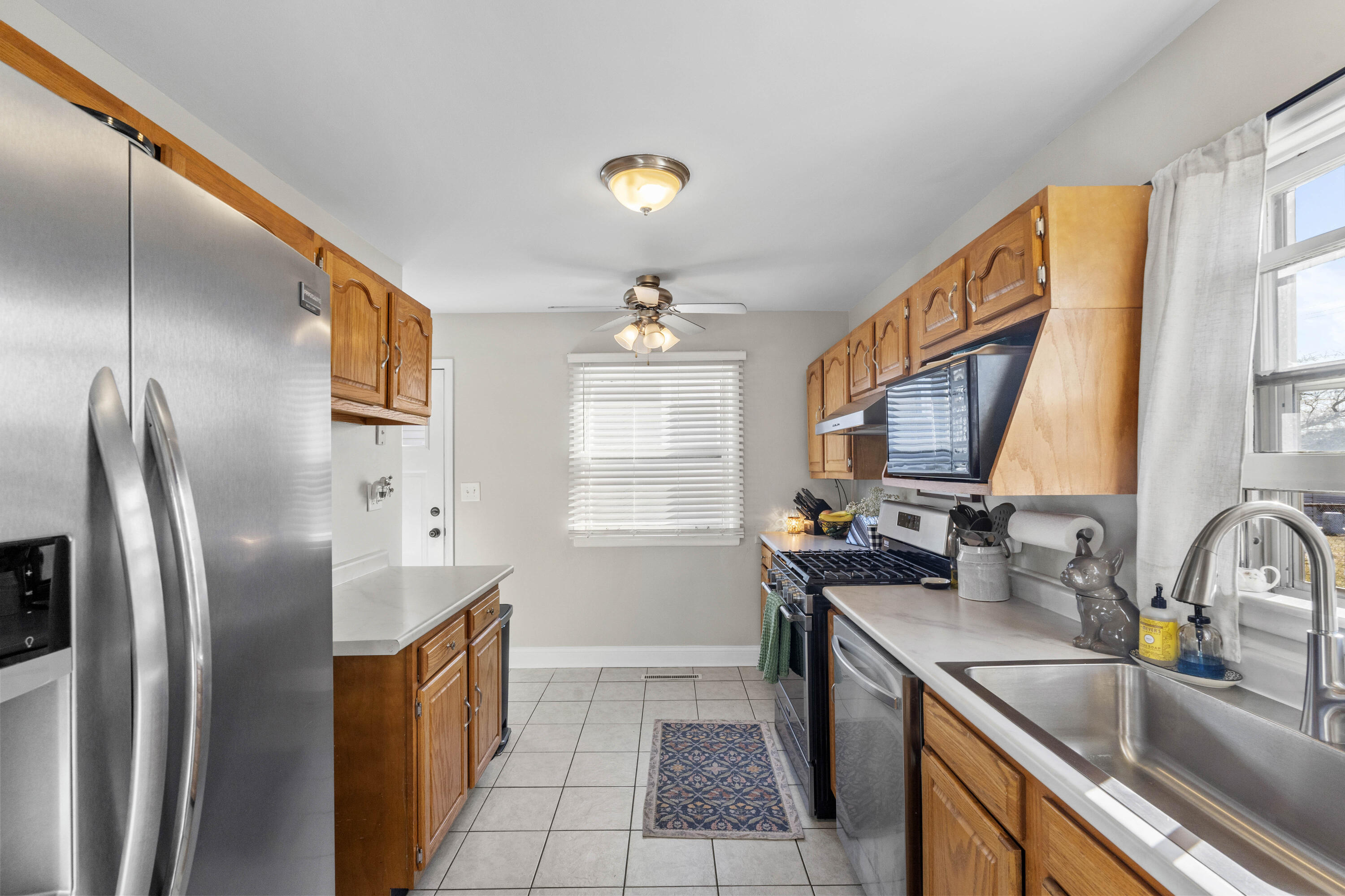 8136 5th Street Highland, IN 46322 - Photo 9 of 24 3000x2000