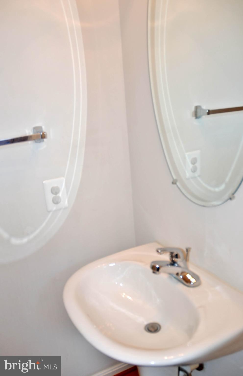 18722 Broken Oak Road Boyds, MD 20841 - Photo 11 of 19 powder room