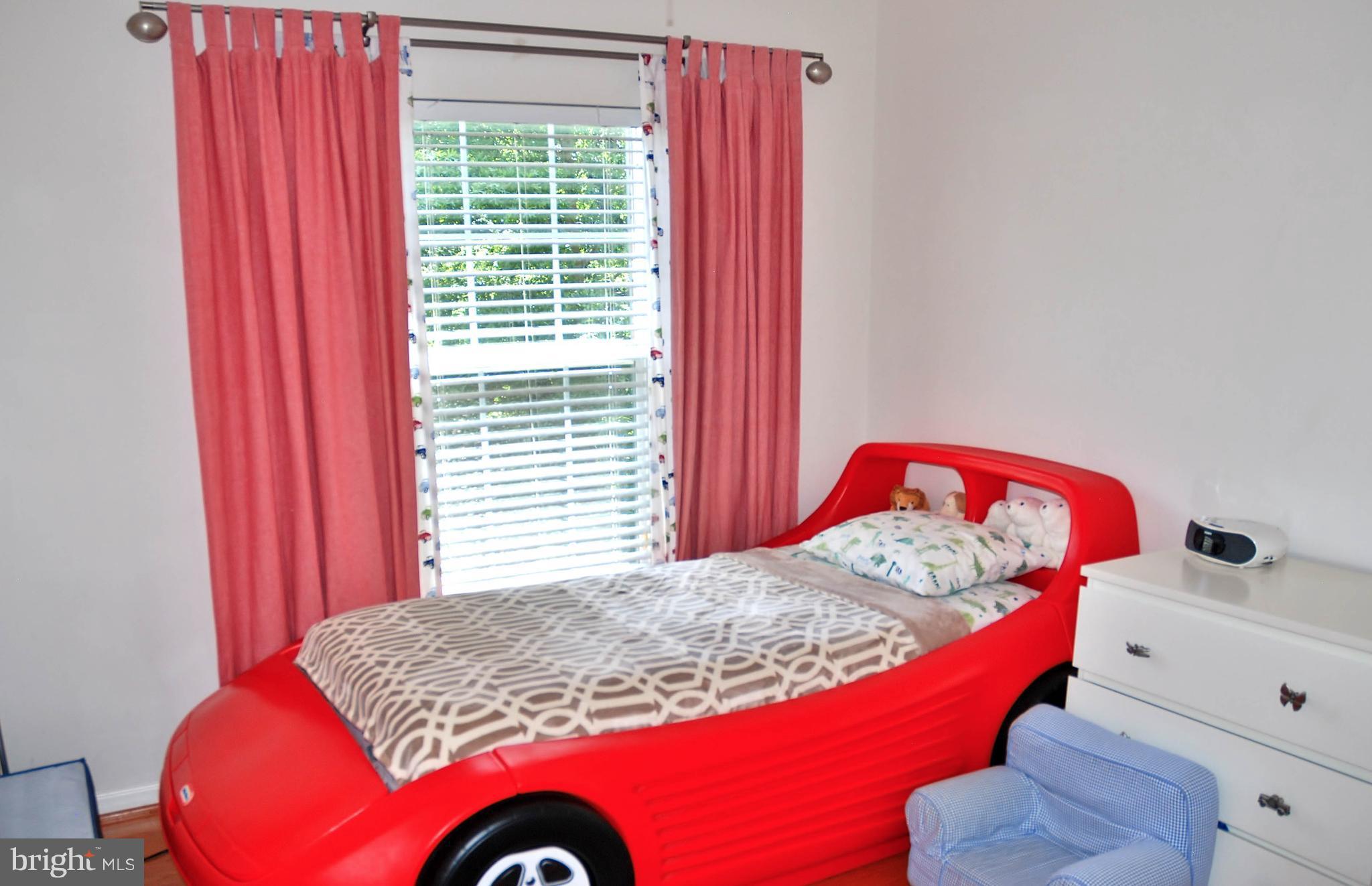 18722 Broken Oak Road Boyds, MD 20841 - Photo 15 of 19 Bedroom