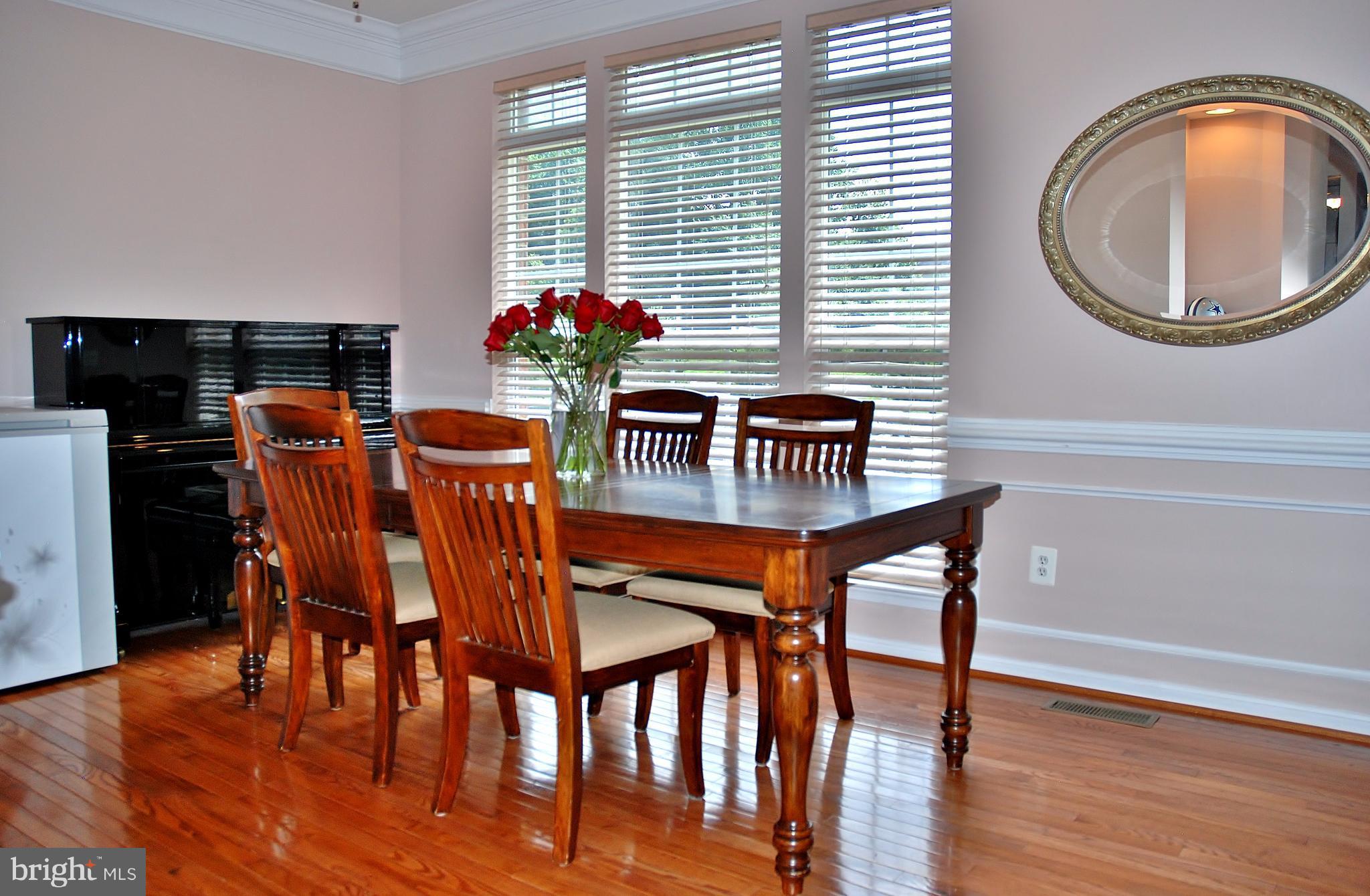 18722 Broken Oak Road Boyds, MD 20841 - Photo 2 of 19 Dining Room