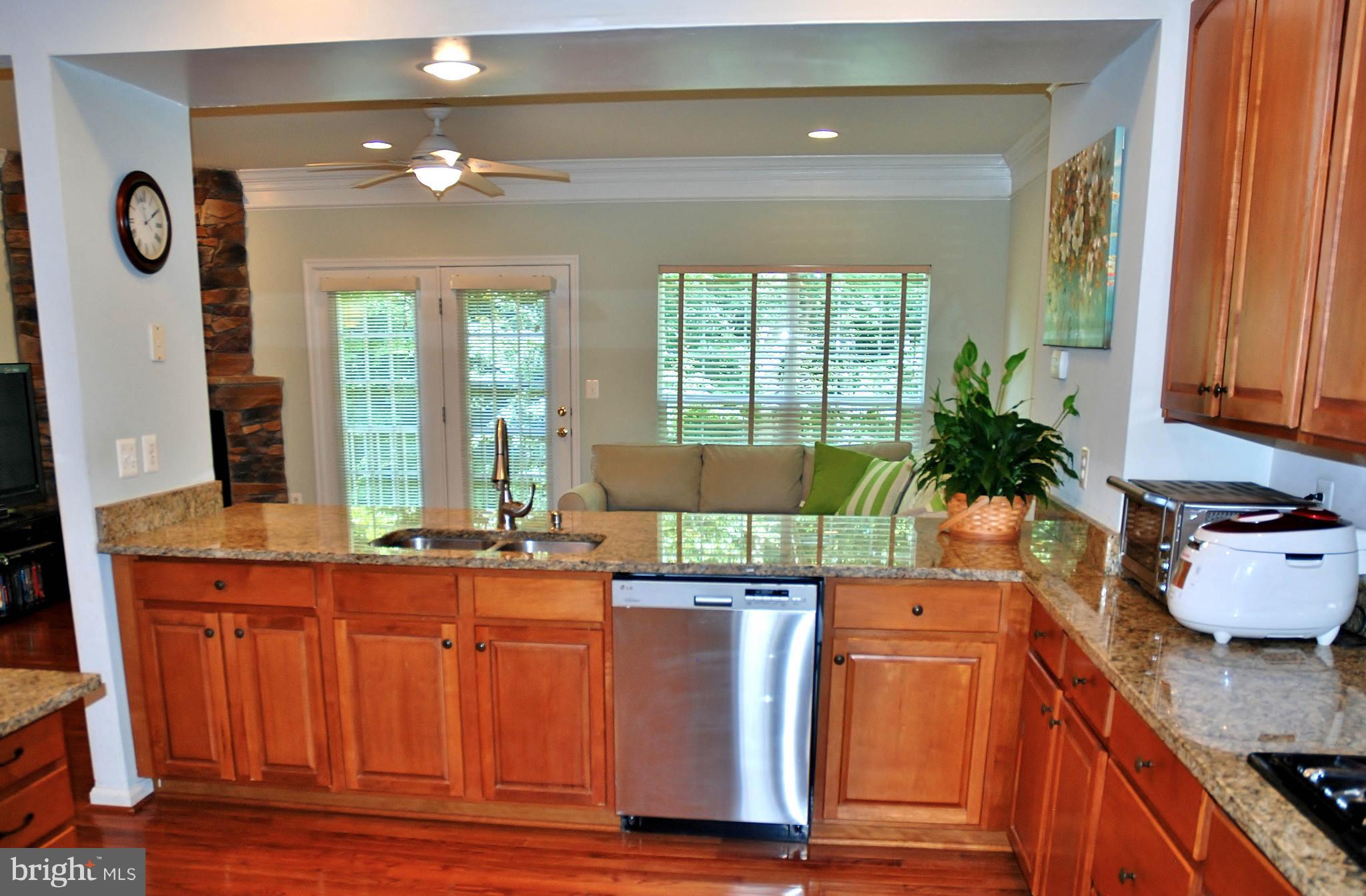 18722 Broken Oak Road Boyds, MD 20841 - Photo 8 of 19 Kitchen