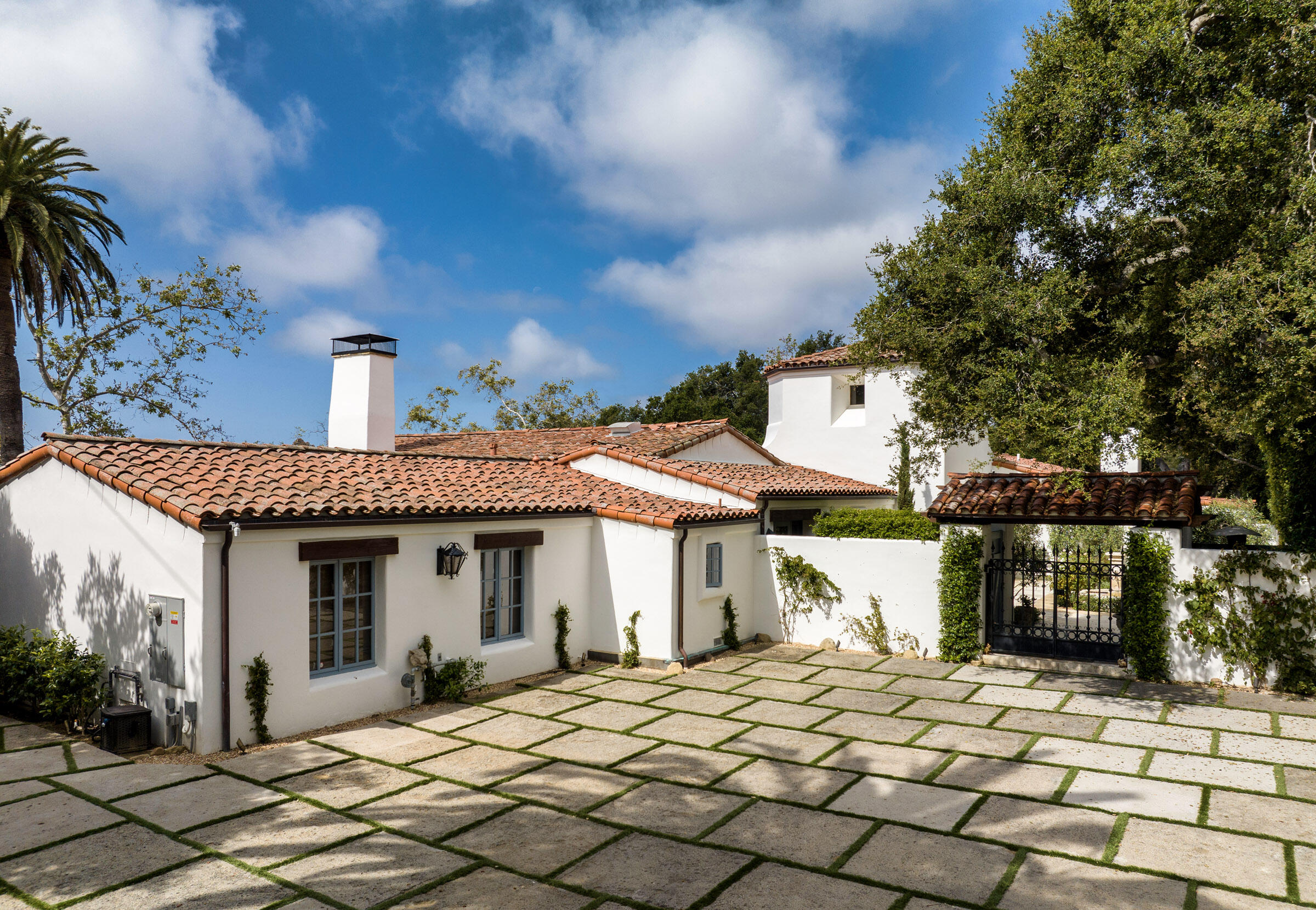 747 Via Manana Montecito, CA 93108 - Photo 4 of 49 a front view of a house with a porch