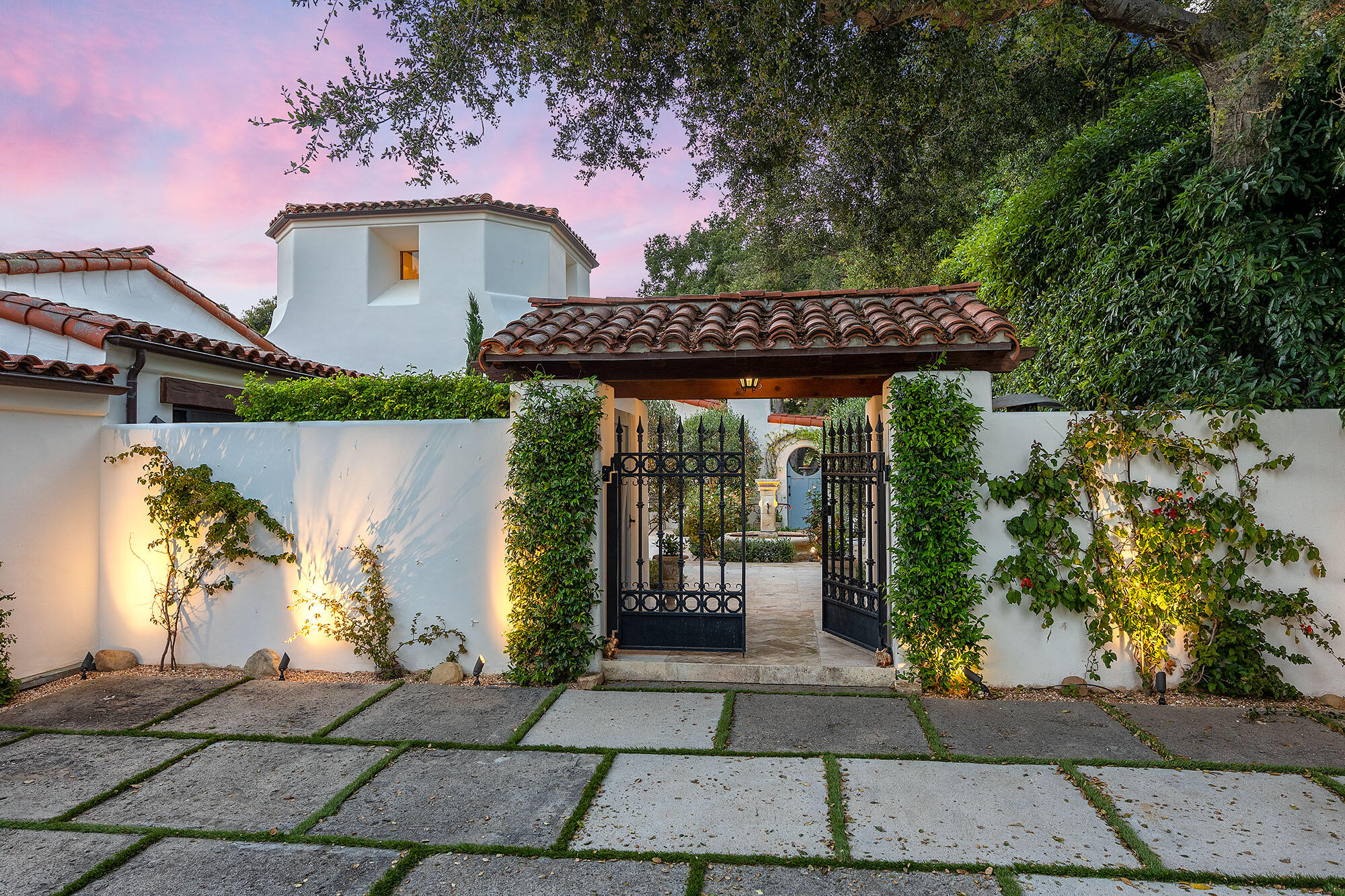 747 Via Manana Montecito, CA 93108 - Photo 5 of 49 a front view of a house with a garden