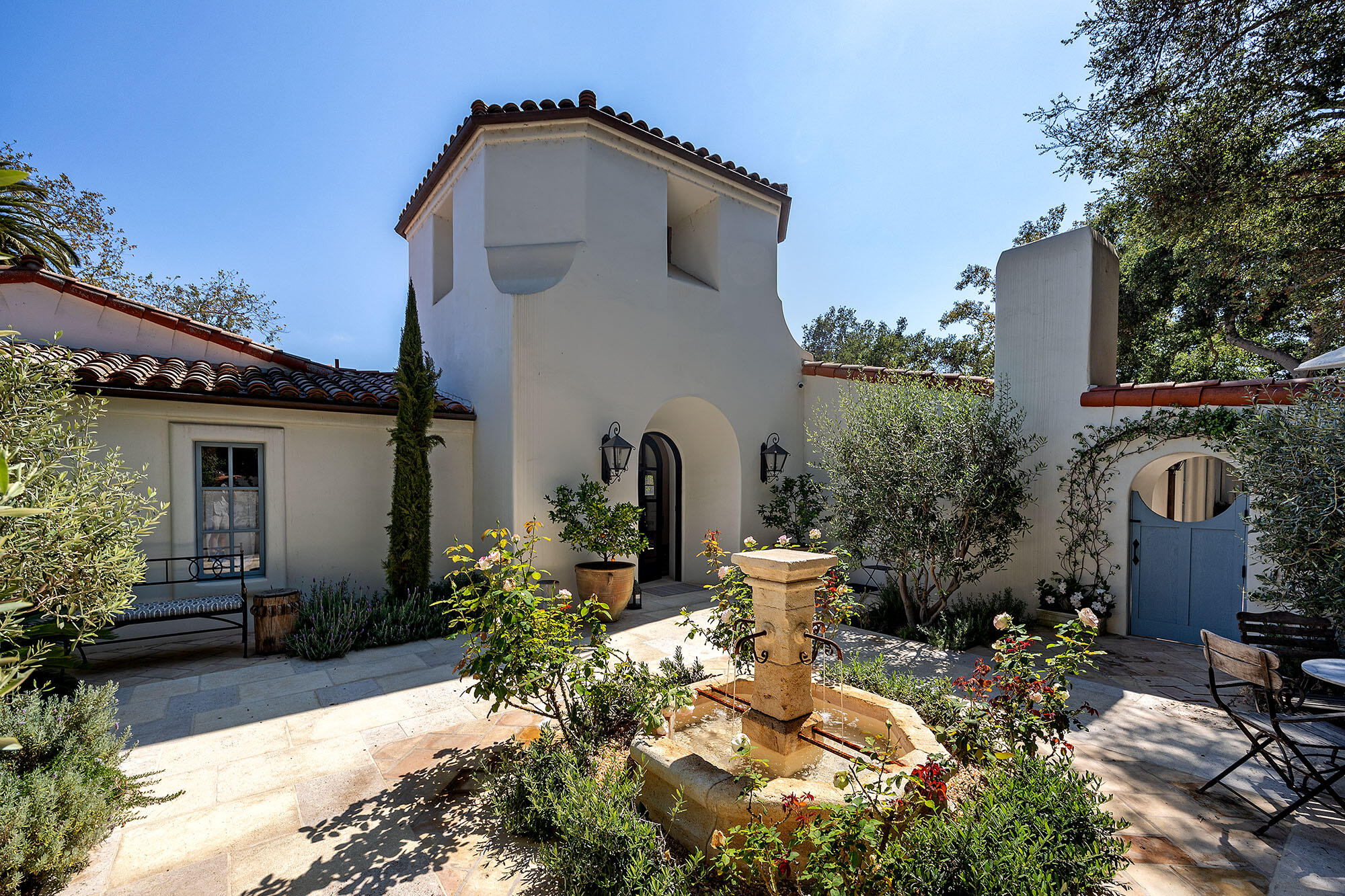 747 Via Manana Montecito, CA 93108 - Photo 6 of 49 a front view of a house with garden