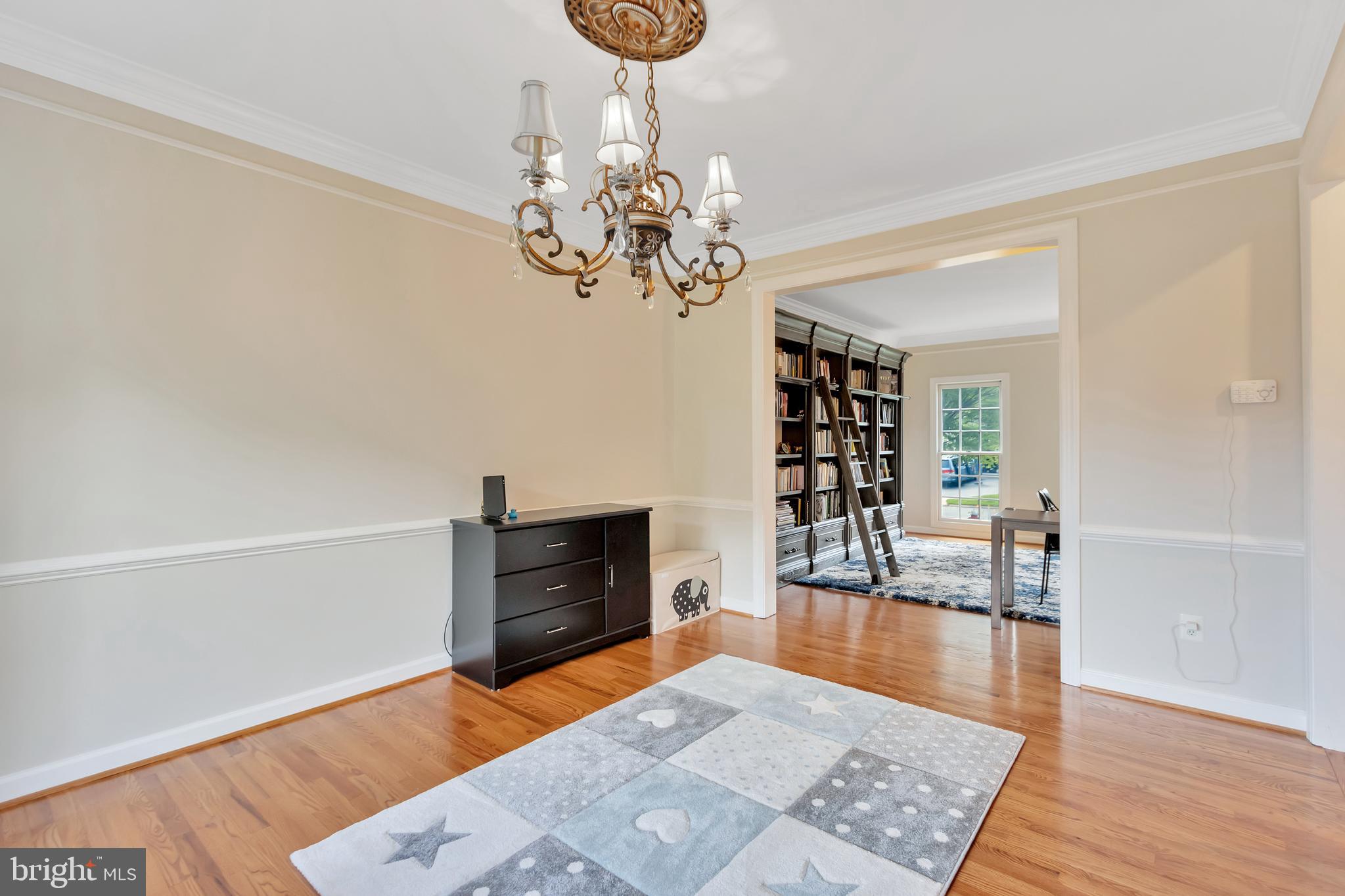 43364 Deepspring Court Ashburn, VA 20147 - Photo 8 of 59 Main Floor - Dining Room