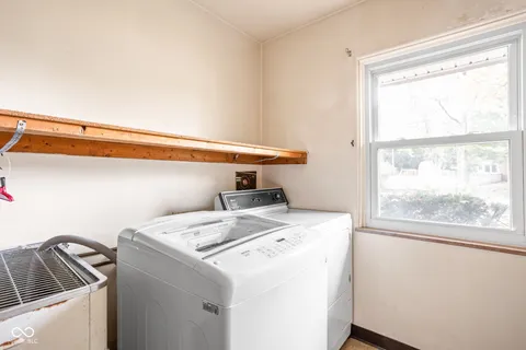 $325,000 | 7985 Kimlough Drive, Indianapolis, IN 46240