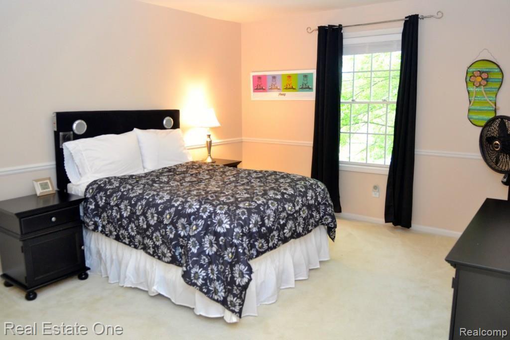 792 Loggers Circle Rochester, MI 48307 - Photo 28 of 41 027 - Copy.jpg