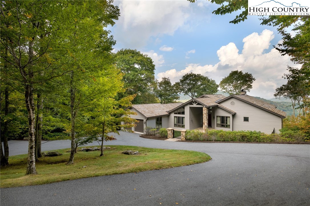 1020 Ridge Drive Linville, NC 28646 - Photo 3 of 21 Gallery Image 3