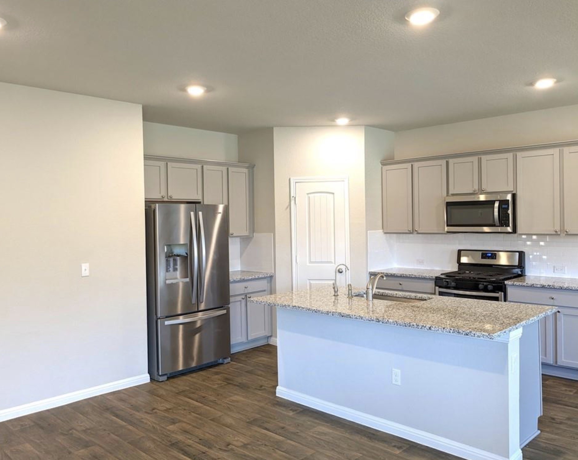 200 Strand Lane Bastrop, TX 78602 - Photo 5 of 12