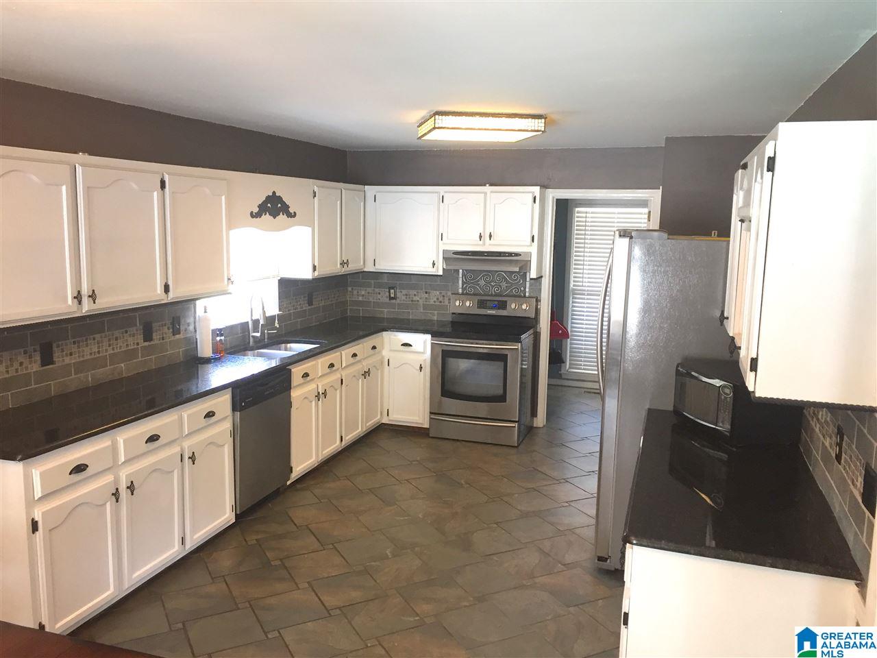 3034 Hunters Run Gardendale, AL 35071 - Photo 8 of 38