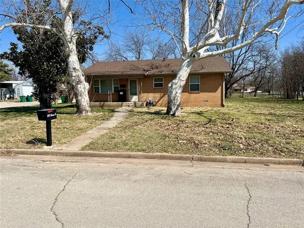 $159,000 | 301 Sherman Street, Nocona, TX 76255
