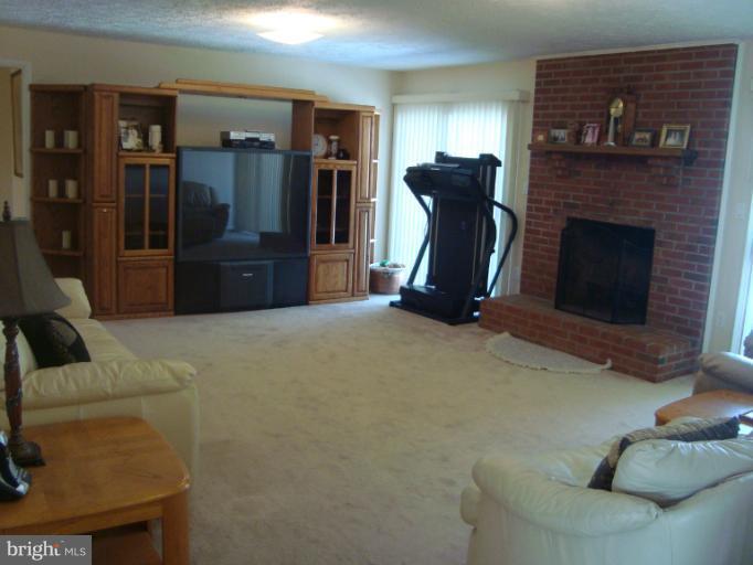 7901 Poplar Grove Road Severn, MD 21144 - Photo 12 of 30 Family Room