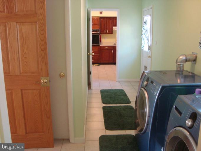 7901 Poplar Grove Road Severn, MD 21144 - Photo 3 of 30 Interior (General)