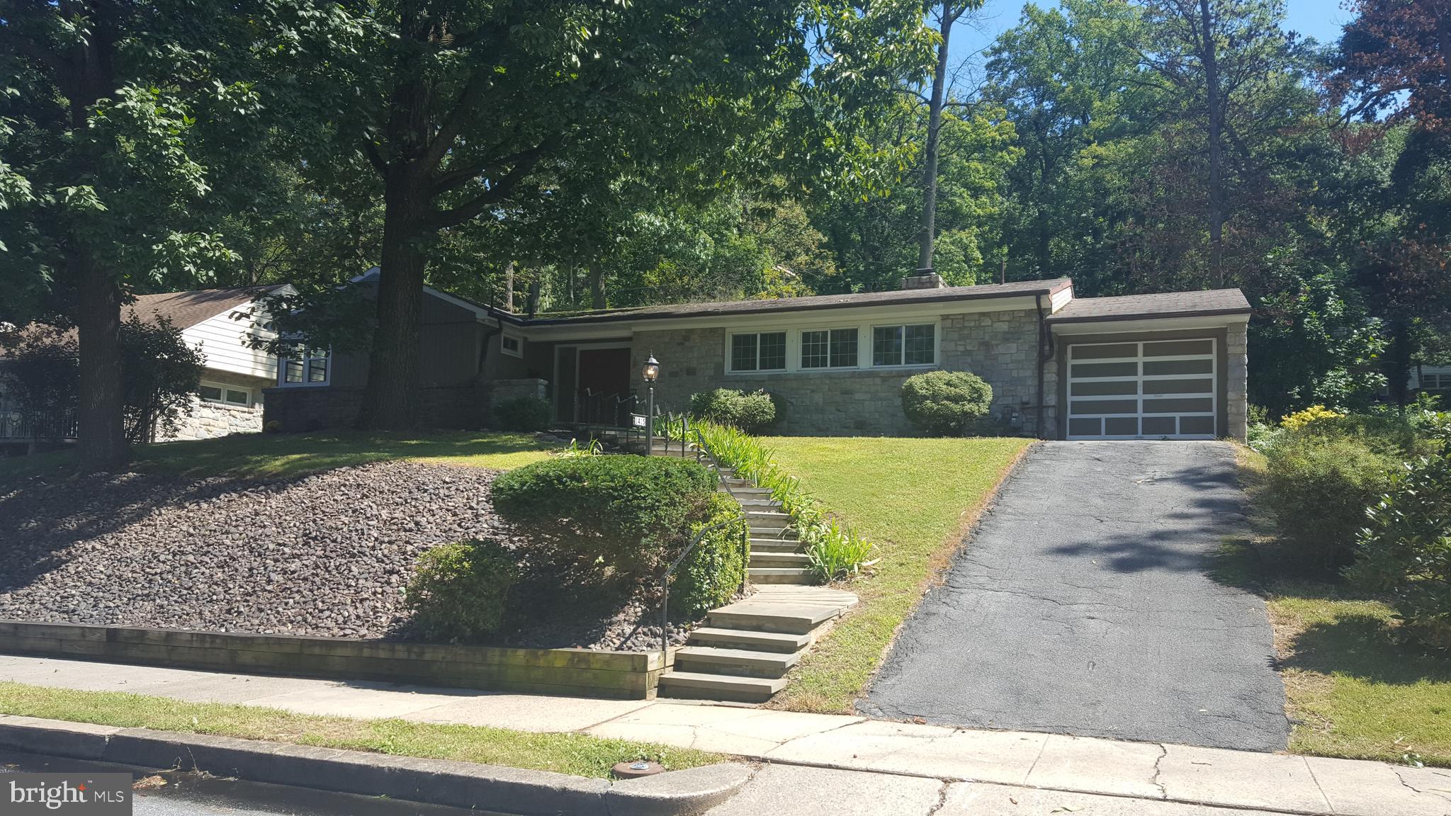 1415 Lorraine Road Reading, PA 19604 - Photo 2 of 38 Gallery Image 2