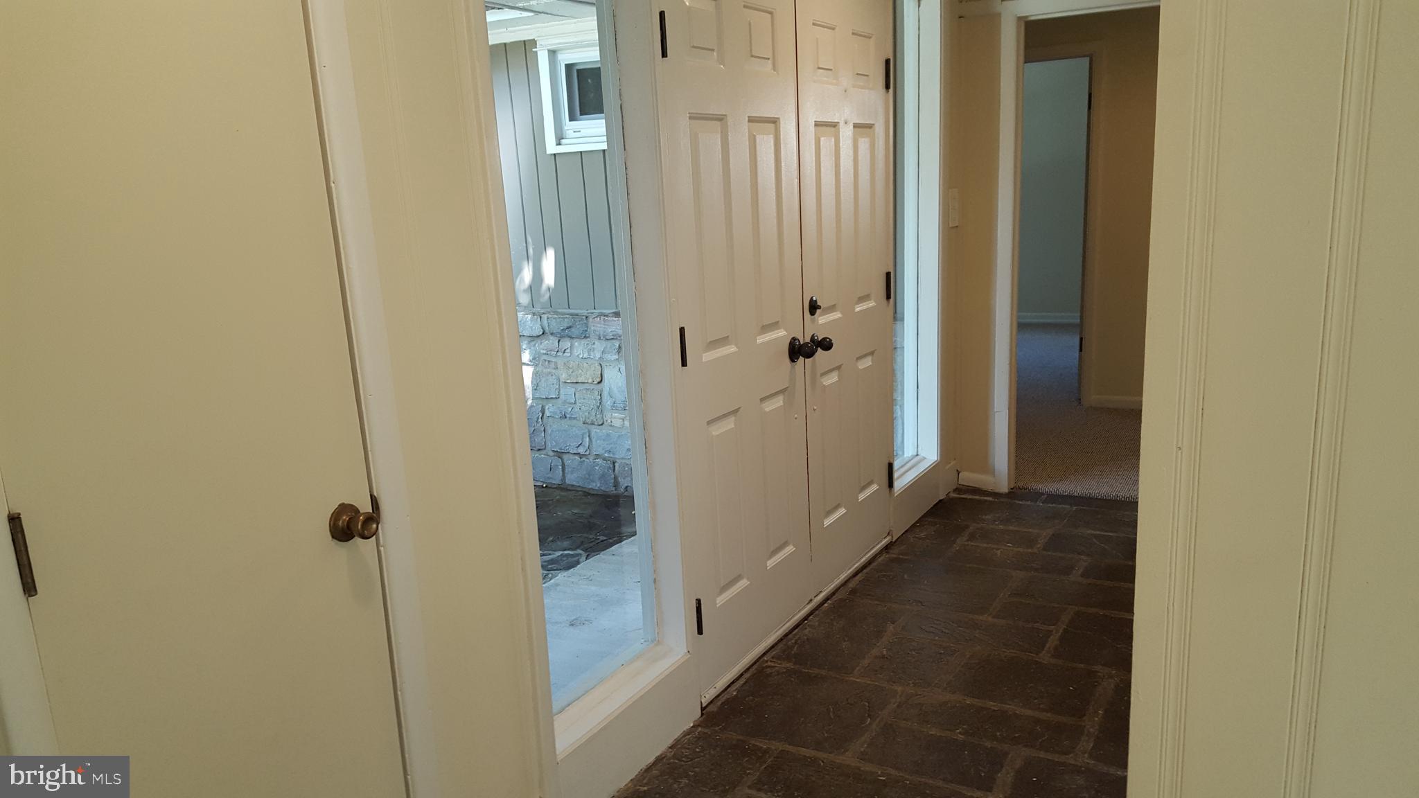 1415 Lorraine Road Reading, PA 19604 - Photo 9 of 38 Gallery Image 9