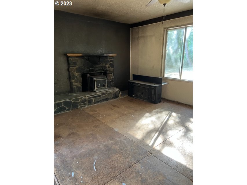 40702 Potter Creek Road Springfield, OR 97478 - Photo 26 of 31 Gallery Image 26