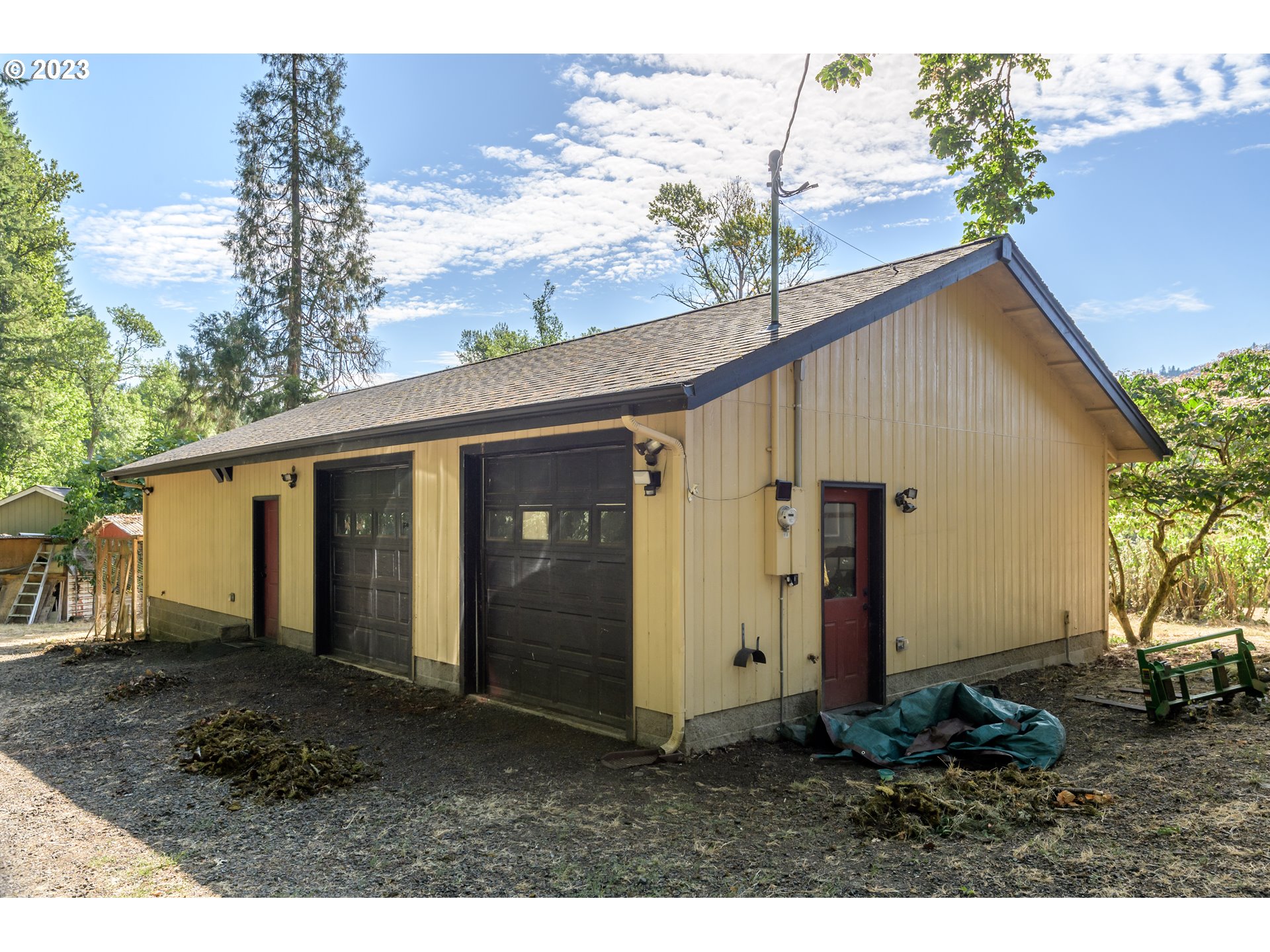 40702 Potter Creek Road Springfield, OR 97478 - Photo 8 of 31 Gallery Image 8