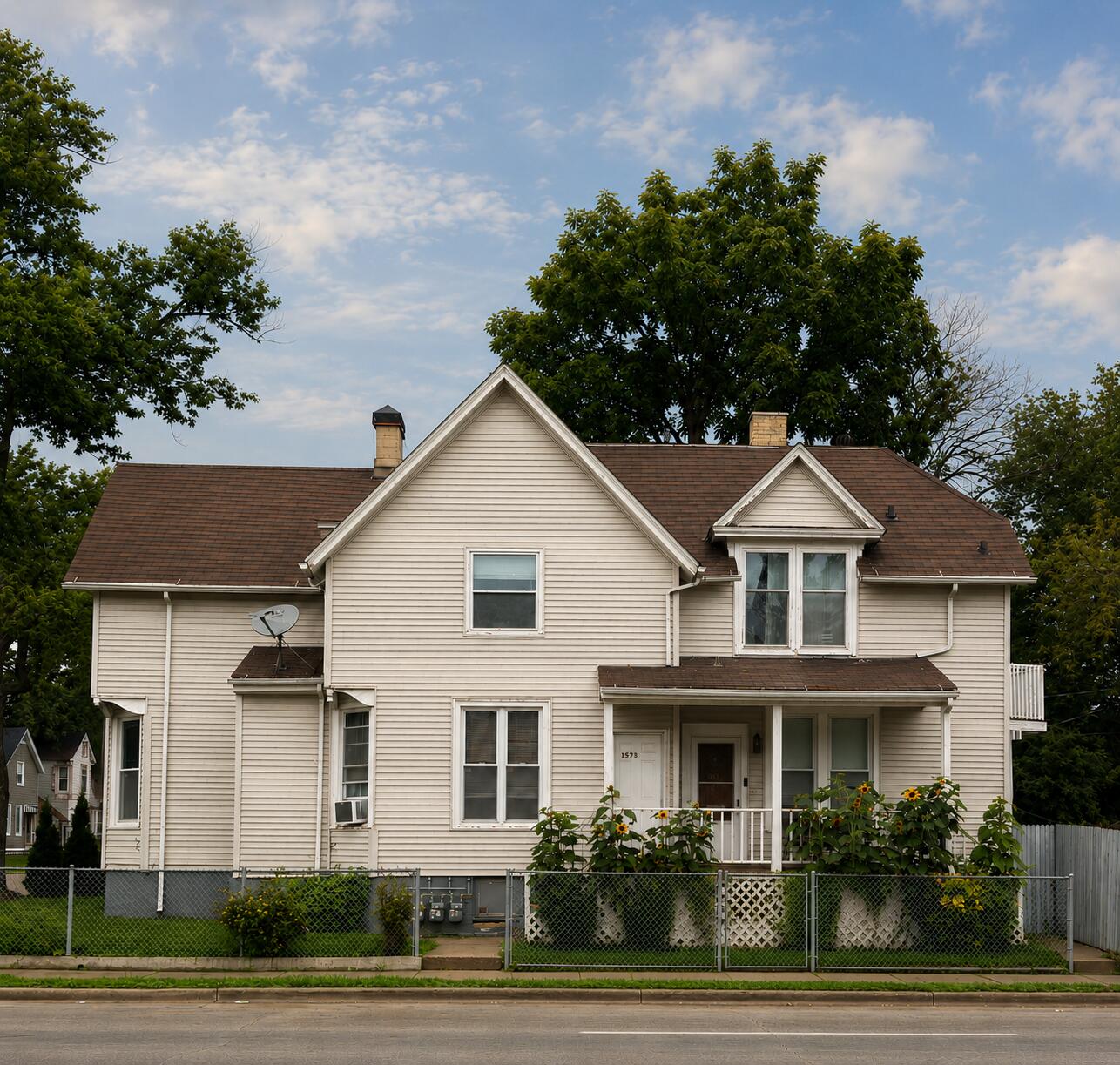1573 Packard Avenue Racine, WI 53403 - Photo 1 of 13 Exterior
