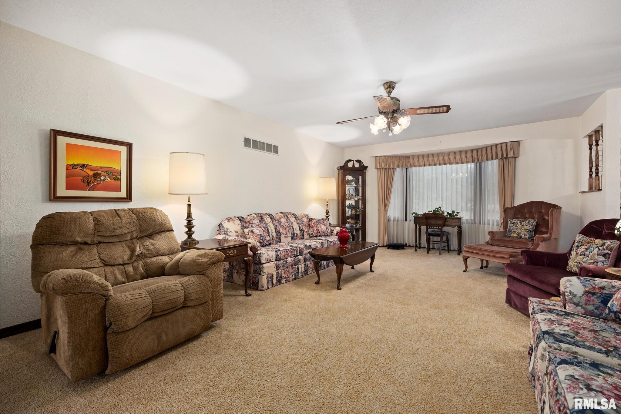 13694 Egg Ranch Road Pekin, IL 61554 - Photo 6 of 54