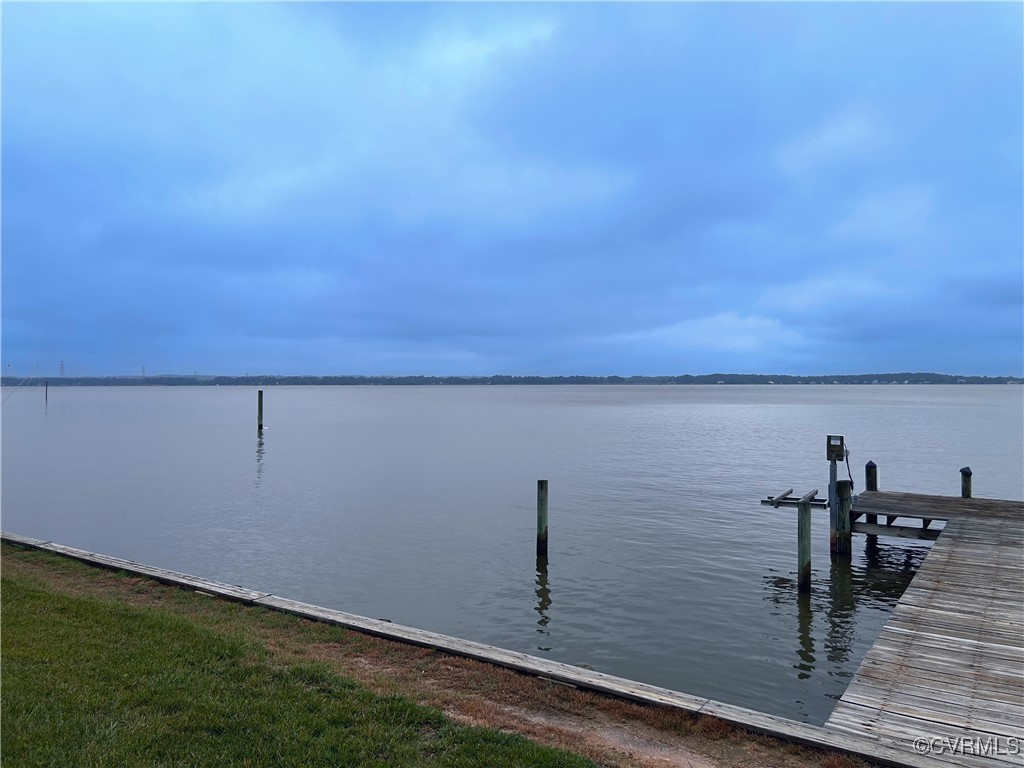 4030 Wellfords Wharf Road Warsaw, VA 22572 - Photo 34 of 49 a view of a ocean view