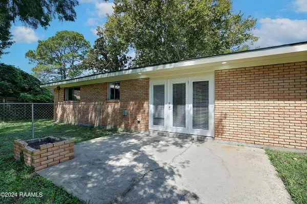$2,200 | 113 Montgomery Drive, Lafayette, LA 70506