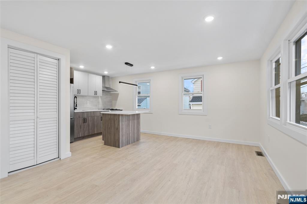 369 Hops Lane Secaucus, NJ 07094 - Photo 12 of 17