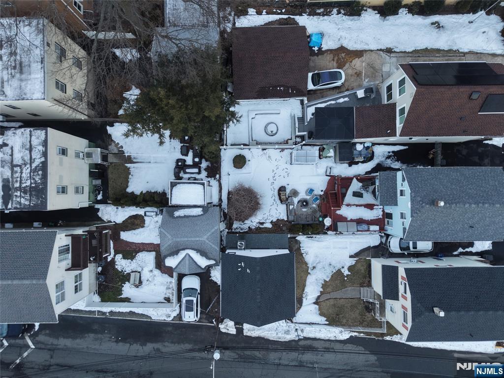 369 Hops Lane Secaucus, NJ 07094 - Photo 3 of 17