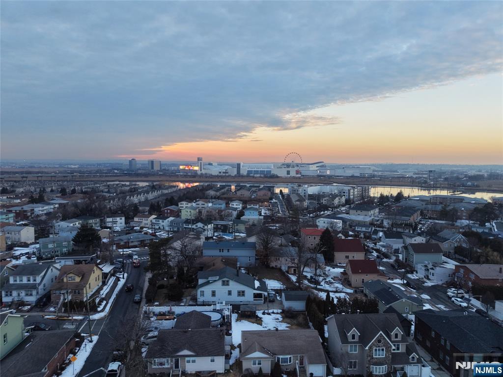 369 Hops Lane Secaucus, NJ 07094 - Photo 6 of 17